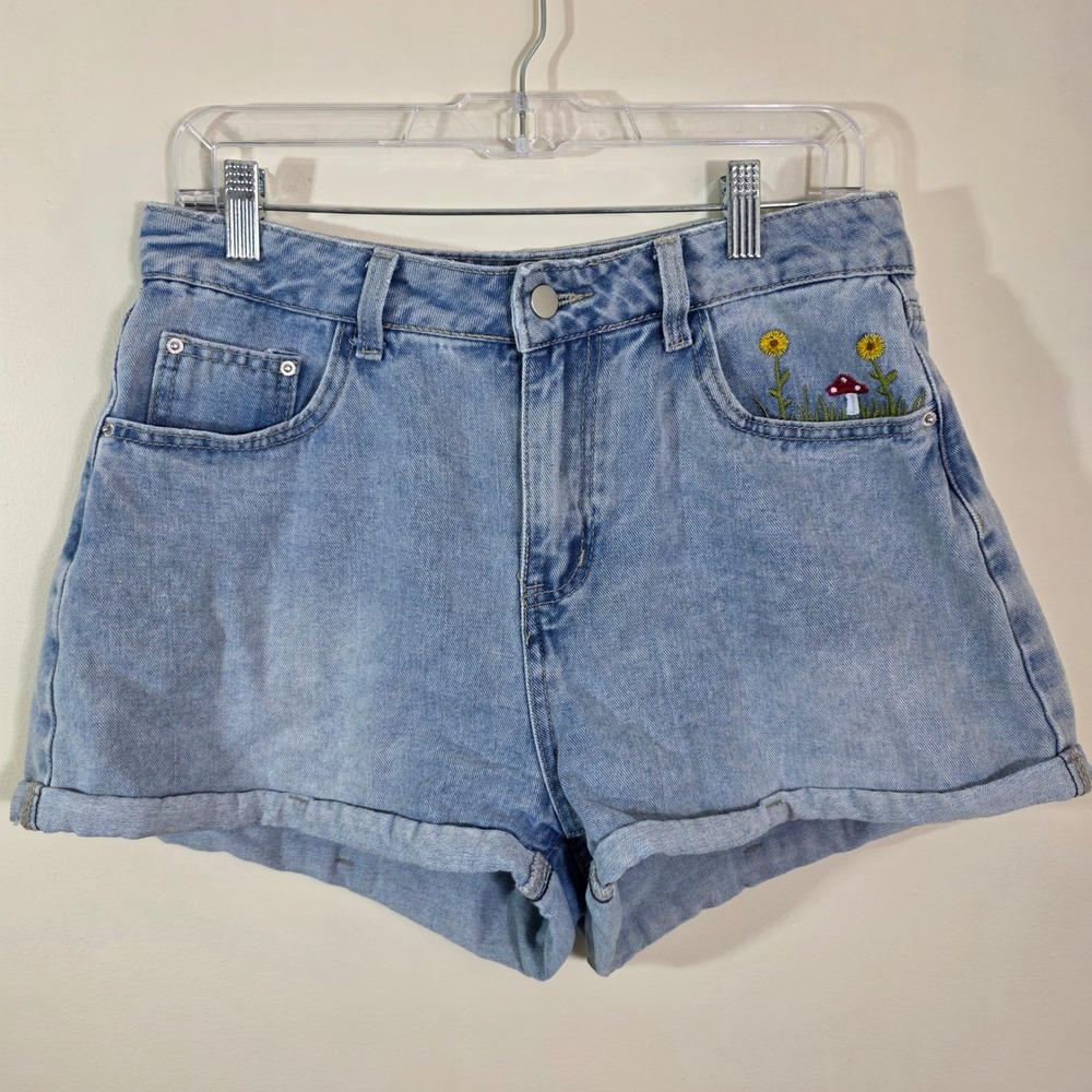 Romwe Women Shorts Mushroom Floral Embroidery Cottagecore Light Wash Denim Sz L